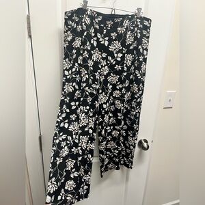 J. Jill Wearever Black Artistic Floral Wide Leg Capri Pants XL NWT
